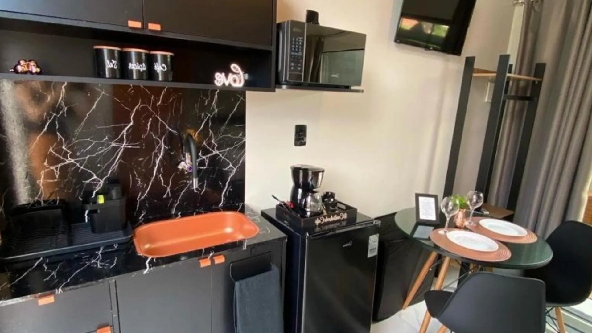Loft1 Com Jacuzzi Para Casal - Lofts Mariscal 0*, 봄비나스 브라질